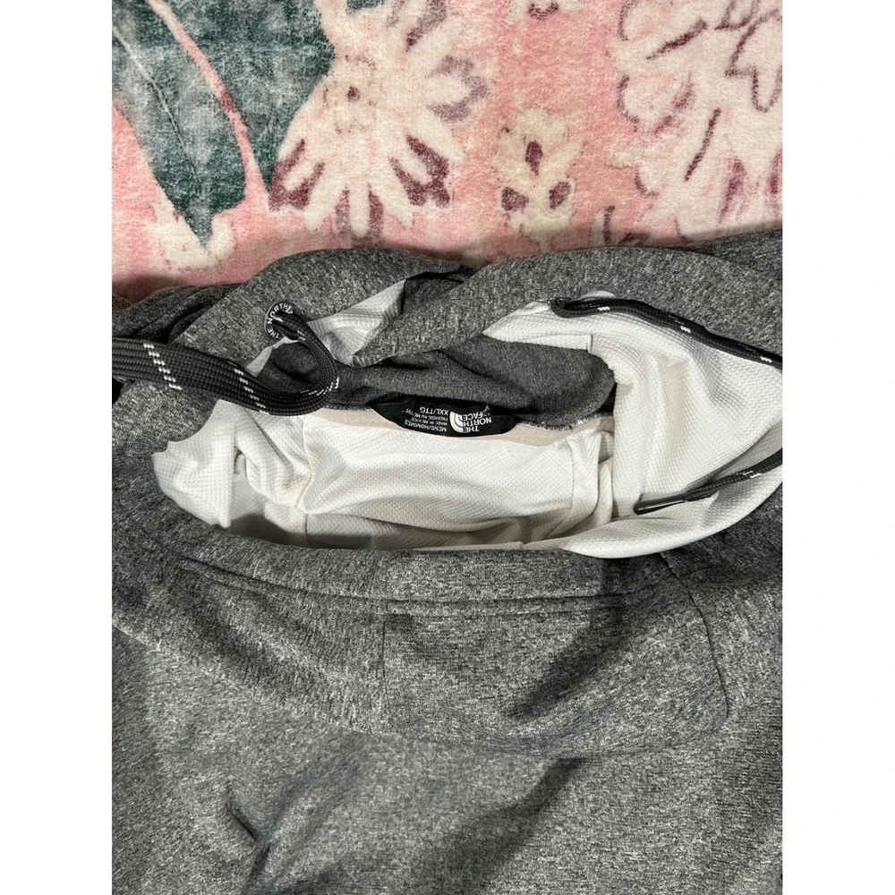 The North Face Men's Grey Hoodie XXL Pullover Logo Front Pocket‎ Casual Basic